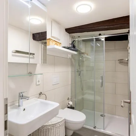 Parkside Apartment *